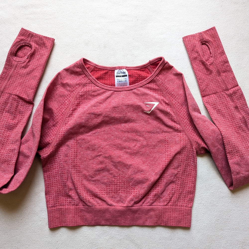 Women's Small Gymshark Crop Top Pink Long Sleeves Thumb Loops Stretchy Crew neck